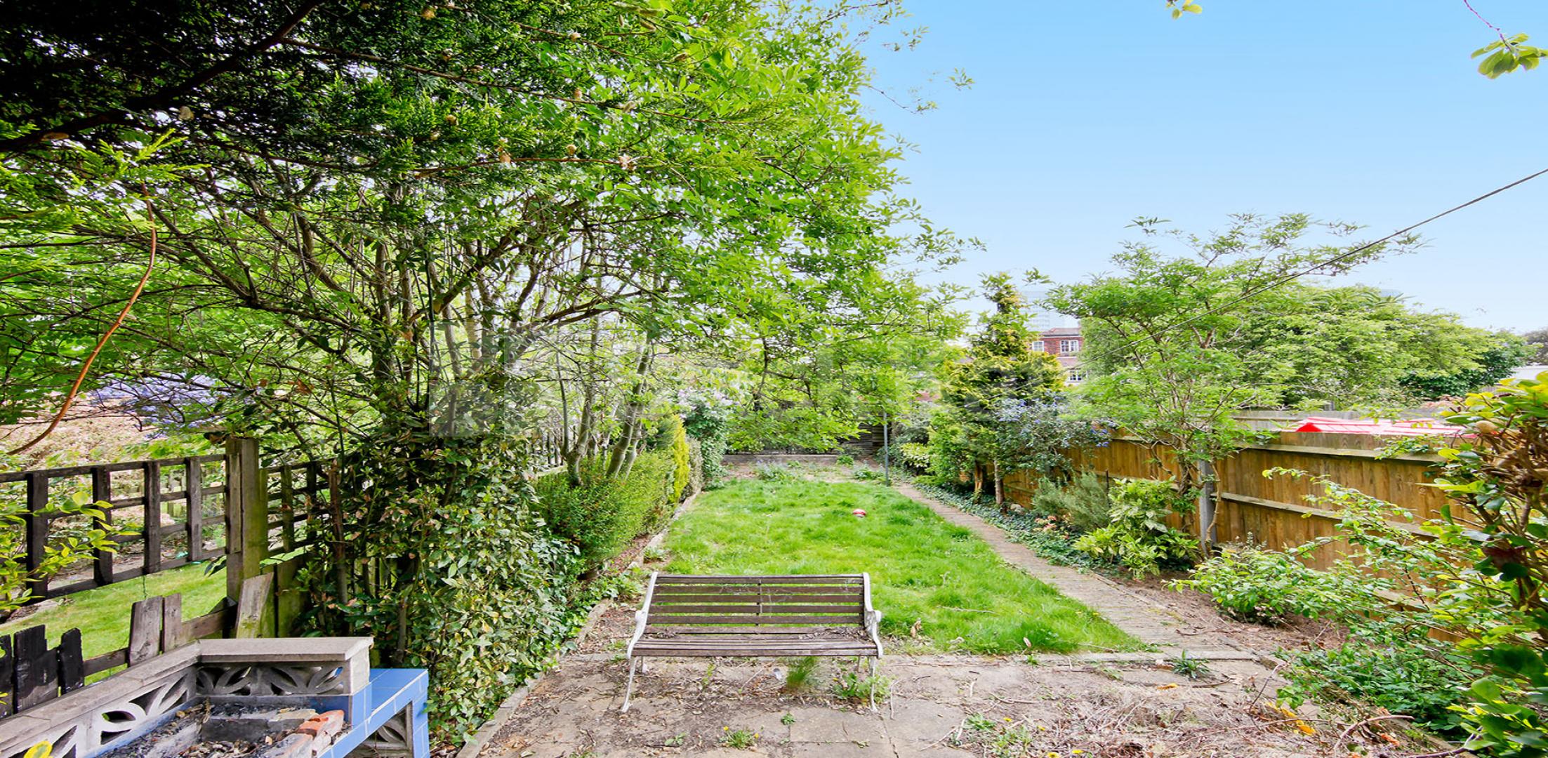 			LET , 4 Bedroom, 1 bath, 1 reception Terraced House			 Merton Road, East Putney/Wandsworth 